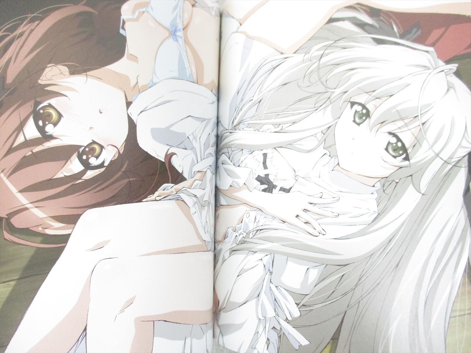 ヨスガノソラOFFICIAL CHARACTER BOOK Yosuga No Sora Official Character Book - Solaris Japan