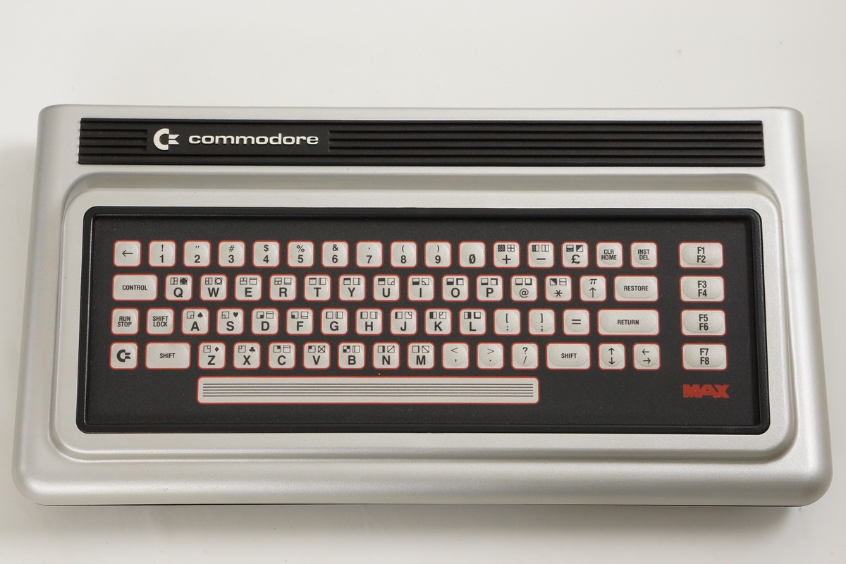 COMMODORE MAX MACHINE Console Boxed MAX-04 Tested System