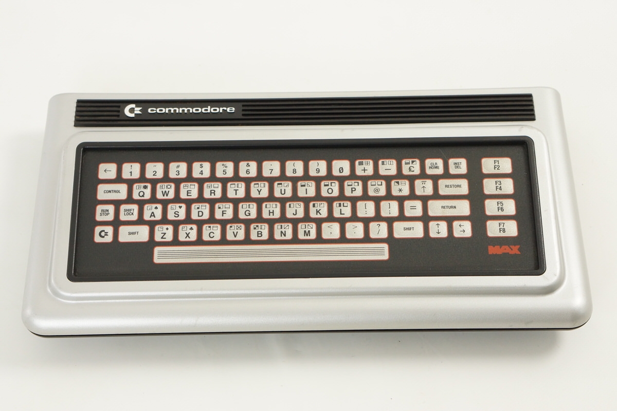 コモドール MAX-04 COMMODORE MAX MACHINE Console Tested System MAX-04 JAPAN