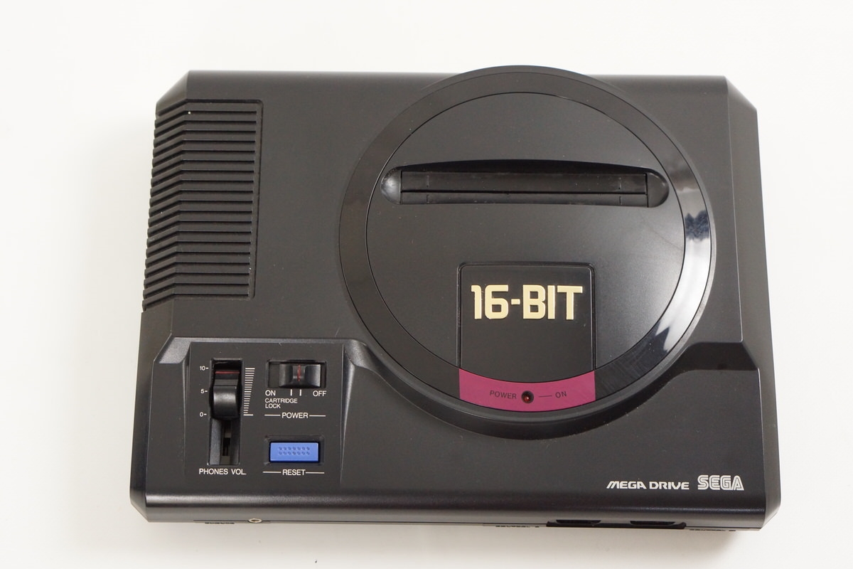 MEGA DRIVE PLUS 1 SONIC Console VA6 Boxed HAA-2510 Tested