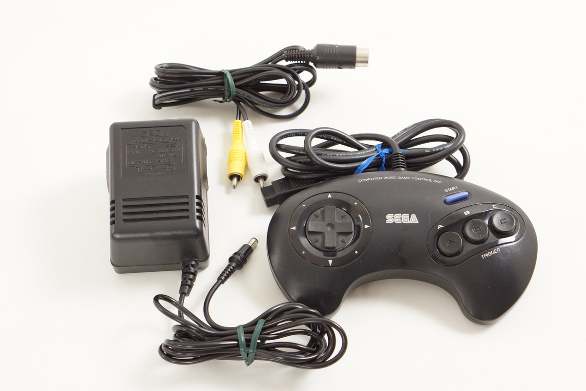 SEGA MEGA DRIVE+ワン Mega Drive Plus One Sonic the Hedgehog Sega Console Boxed