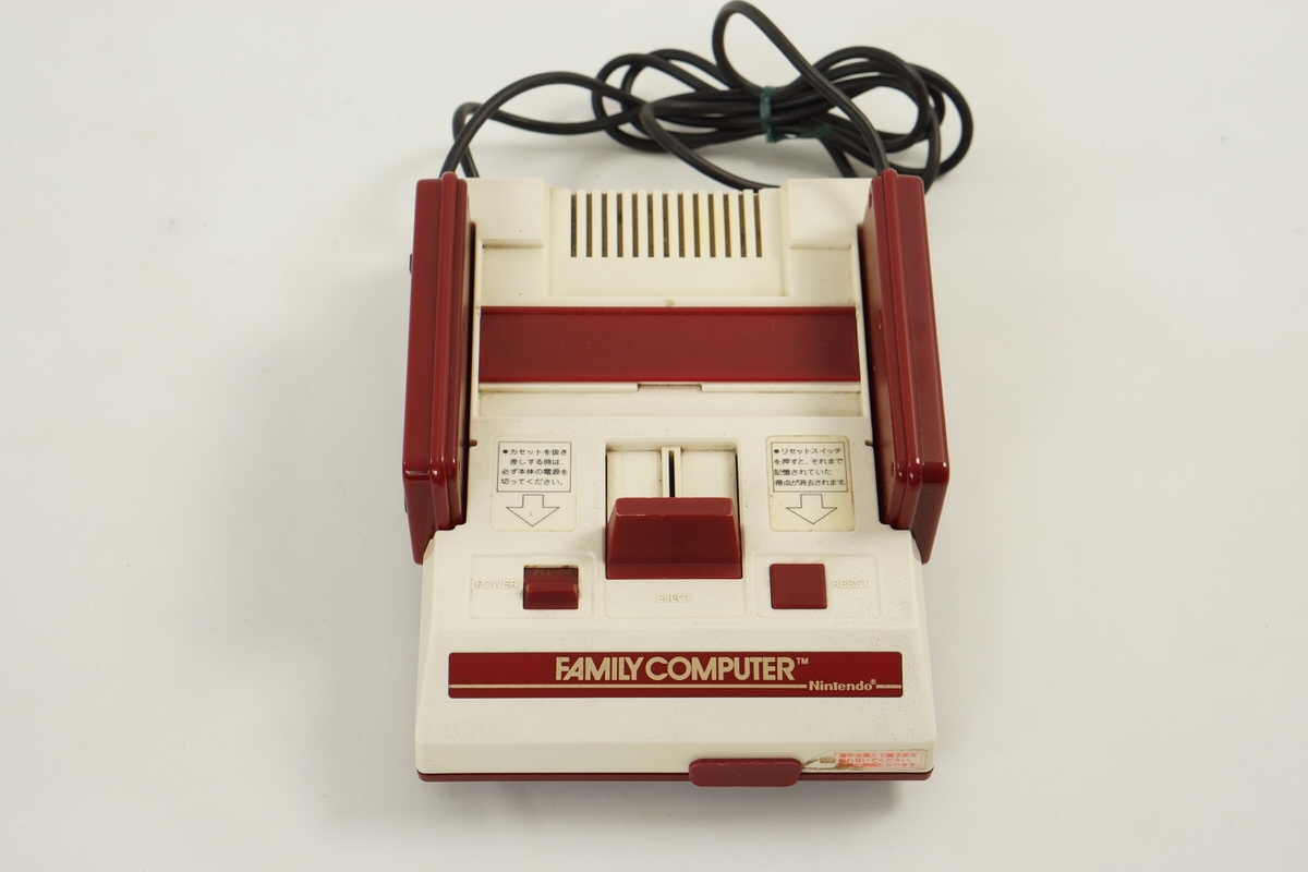 Nintendo Famicom NES HVC-001 Two Consoles, RF Switch, Games