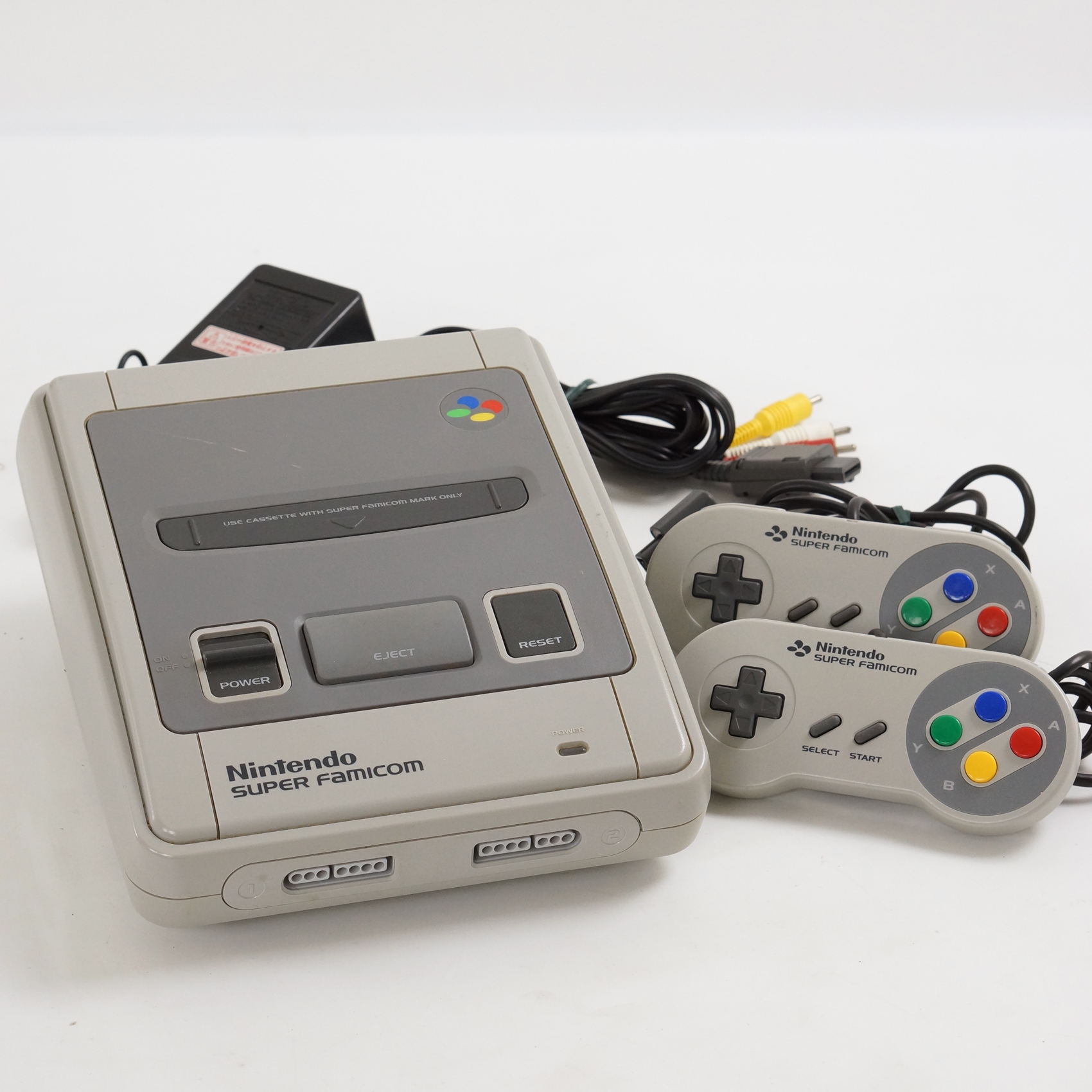 Nintendo Switch Nintendo SHVC-001 Nintendo Super Famicom SHVC-001 Retro Console for sale