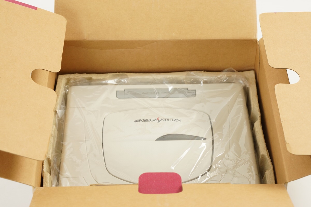 Sega Saturn WHITE Console Boxed HST-3220 Tested System -NTSC Sega Saturn WHITE Console Boxed HST-3220 Tested System -NTSC